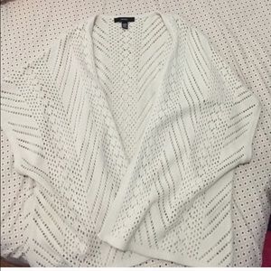 Creme/white cardigan