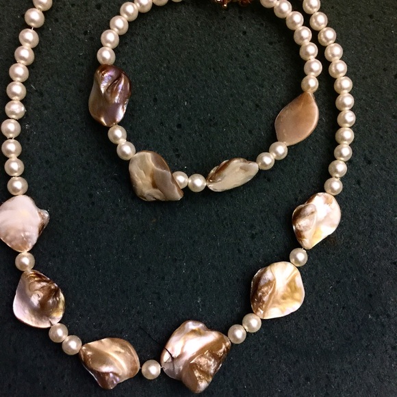 Shell &Pearl Set - Picture 3 of 4