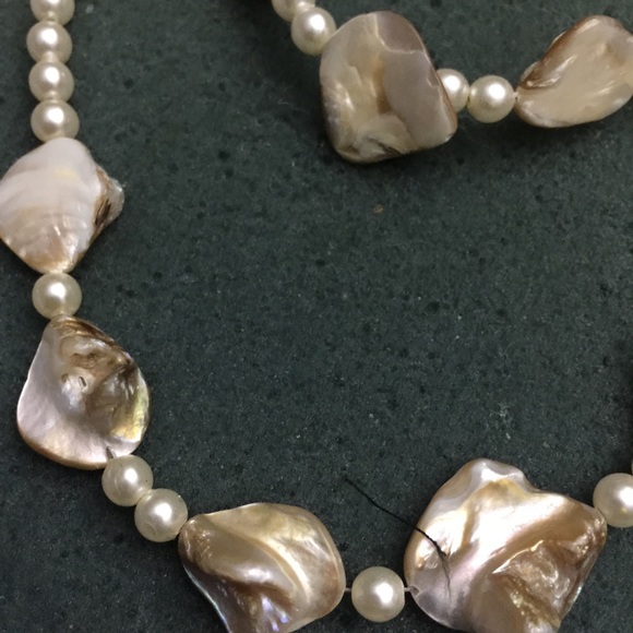 Shell &Pearl Set - Picture 4 of 4