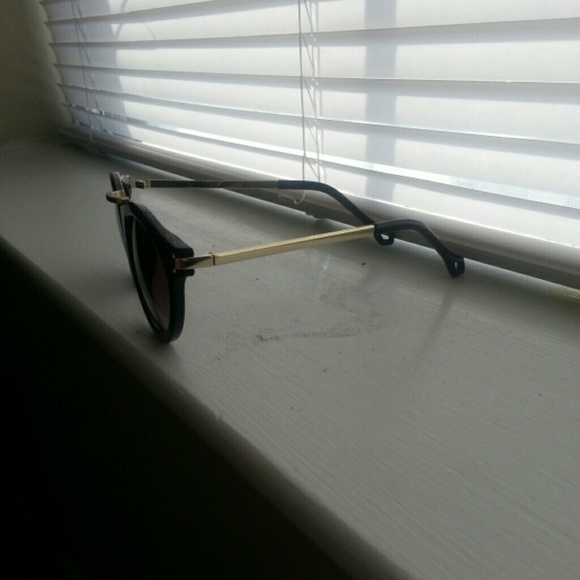 Sunglasses - Picture 2 of 3