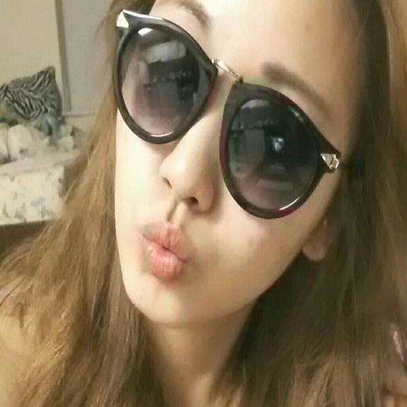 Sunglasses - Picture 3 of 3