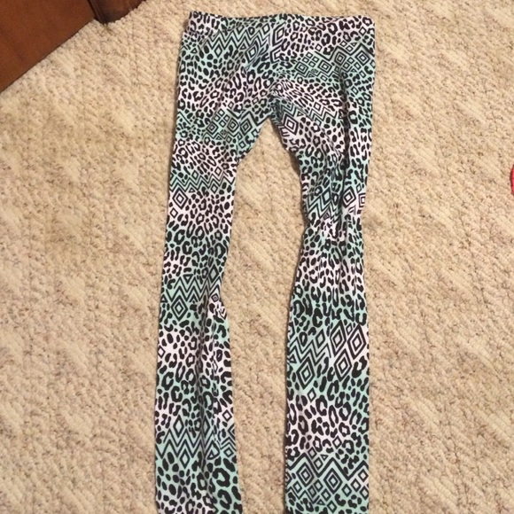Animal Print Leggings - Picture 1 of 1