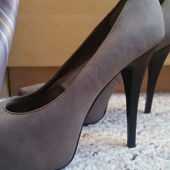 Carlos santana pumps