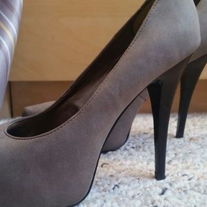 Carlos santana pumps