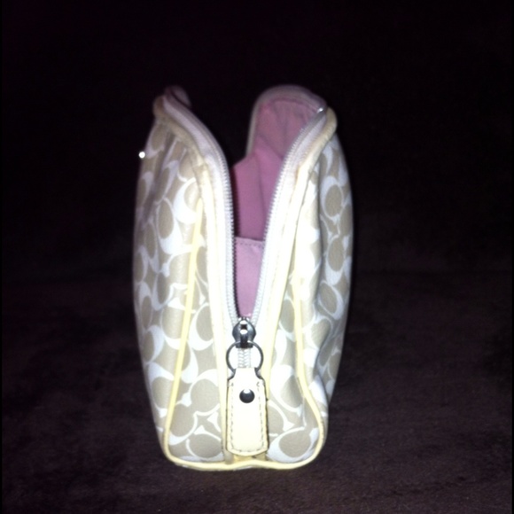 Authentic Make-Up Bag - Picture 4 of 4