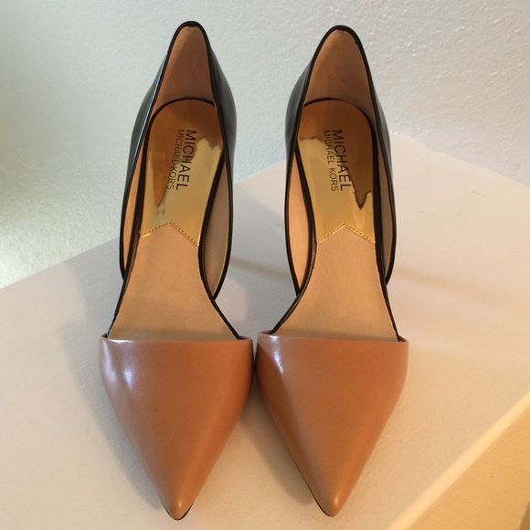 ‼️SOLD‼️ Michael Kors Leather Pointed Toe Heels - Picture 3 of 3