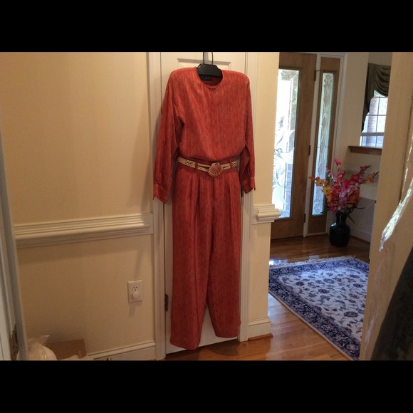 PRICE DROP !!  ELLEN TRACY VINTAGE 2 Piece outfit