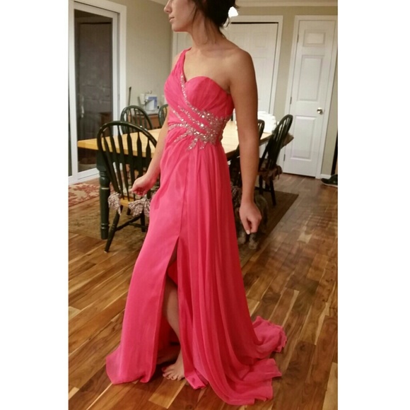 PROM DRESS FOR SALE!