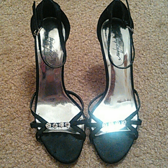 ***Black sandals*** Jacqueline Ferrar