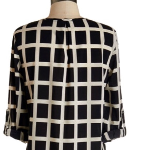 Monochrome Blouse - Picture 3 of 4