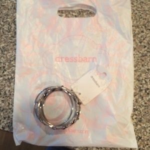Dress barn bangle set- NWT