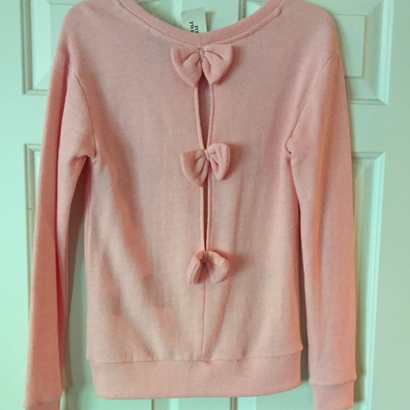 F21: Small Pink Sweater - Picture 1 of 2