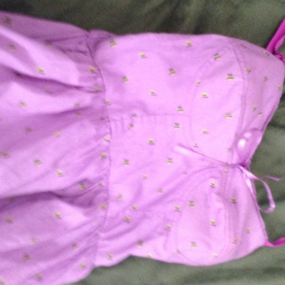 Adorable purple top! - Picture 2 of 2