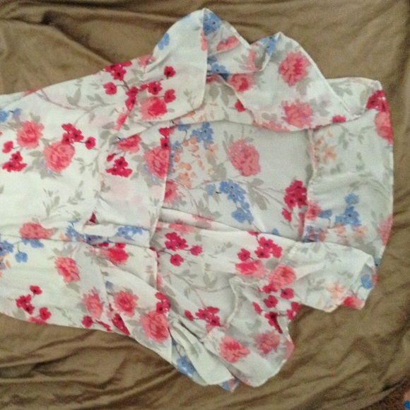 SUPE CUTE FLORAL DRESS!!!! - Picture 3 of 3