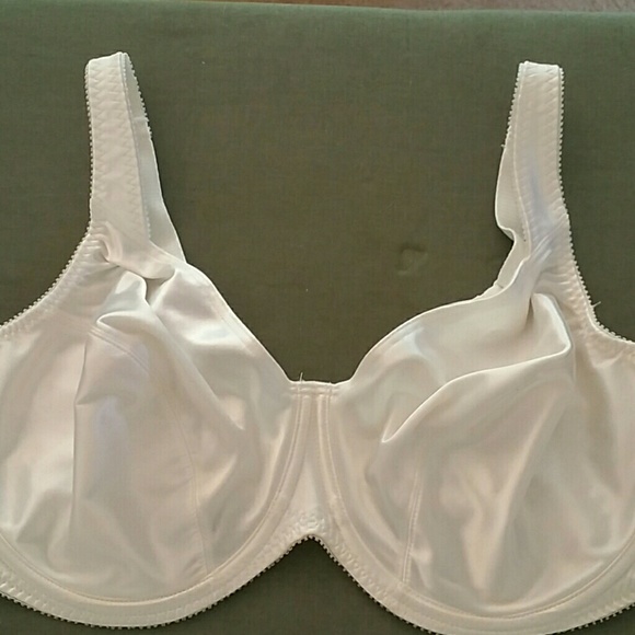 Vassarette  40 DD Bra