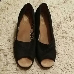 Toms wedges