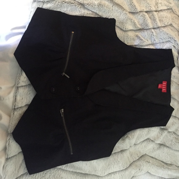Black vest with pockets - Picture 1 of 4