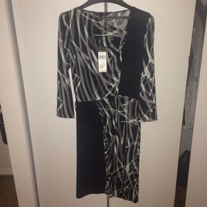 BCBG Pattern/colorblock dress with belt, XS. NWT