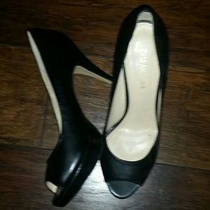 Enzo Angiolini peep toe pumps