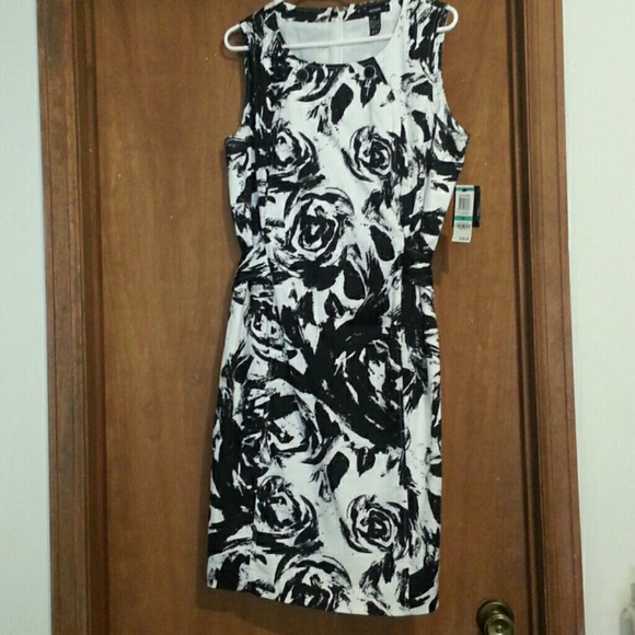 Black/white dress