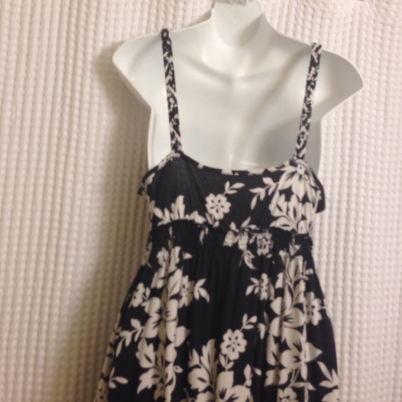 Summer dress - Picture 4 of 4