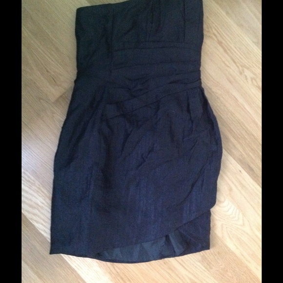 Black strapless H&M dress