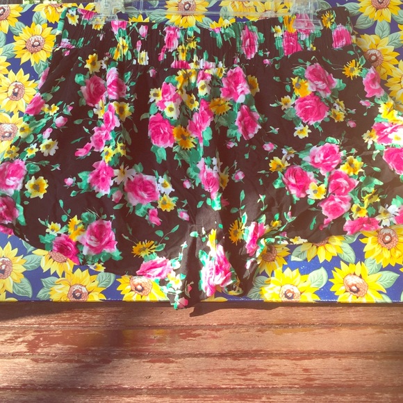 L.A. Hearts women's floral shorts
