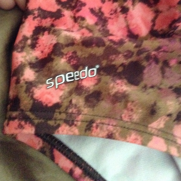 NEVER WORN CUTE SPEEDO - Picture 2 of 3