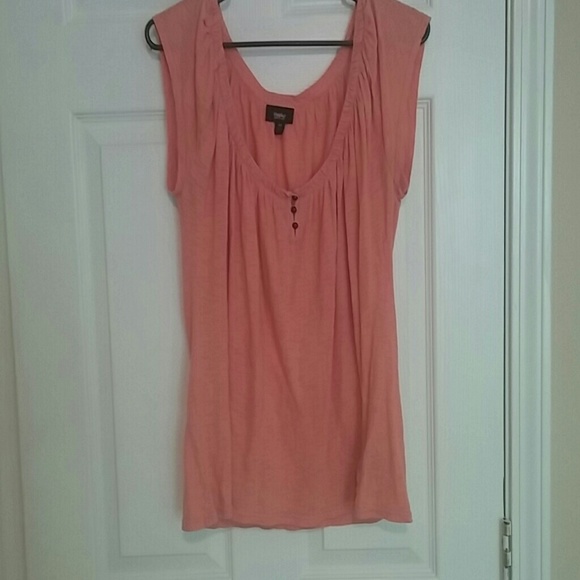 Medium orange short sleeve shirt