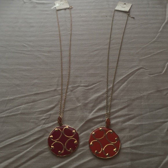 2 long necklaces.