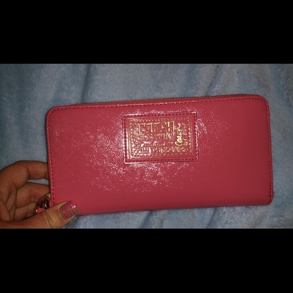 Coach poppy full size wallet. Never been used