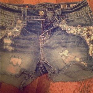 Miss me jean shorts sz 26 distressed