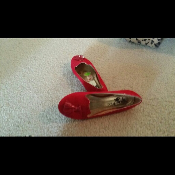 Flats - Picture 2 of 2
