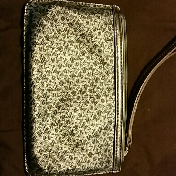Wristlet