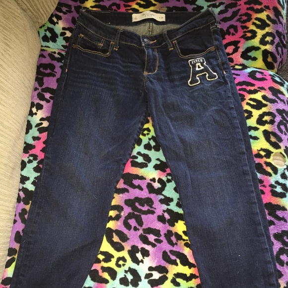 Abercrombie cuffed capri size 2
