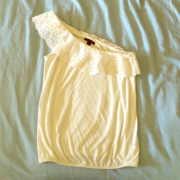 White One Shoulder with Lace like Ruffle