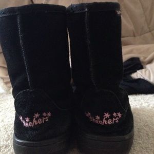 Black Skechers boots