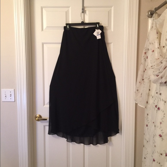 Ladies XL black chiffon maxi skirt