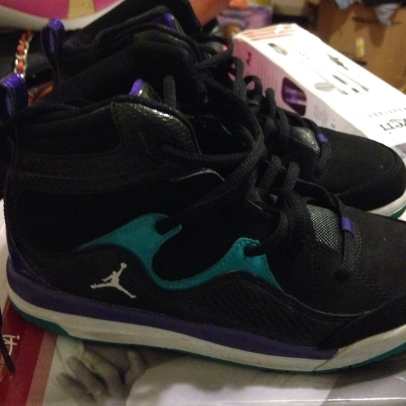 Jordan's size3Y - Picture 2 of 4