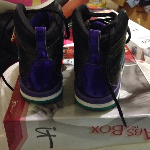 Jordan's size3Y - Picture 3 of 4