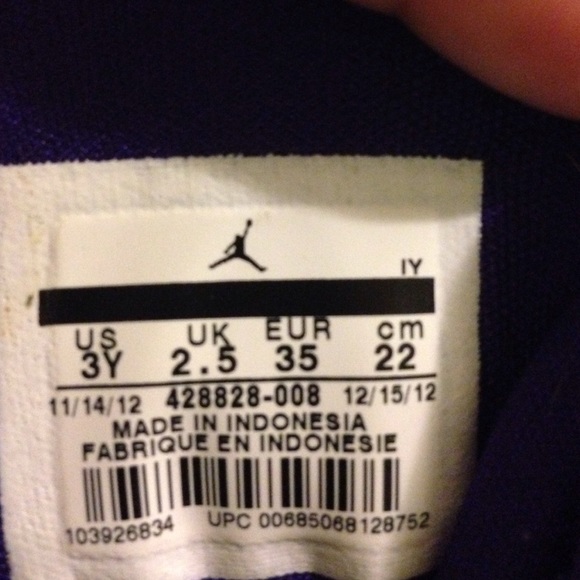 Jordan's size3Y - Picture 4 of 4