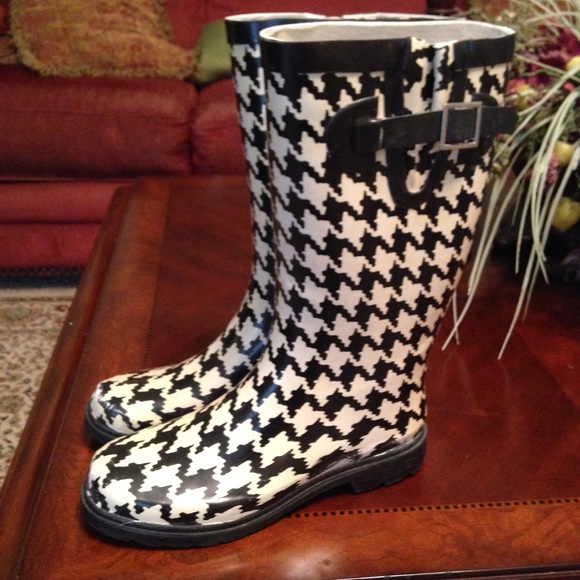 Houndstooth Rainboots