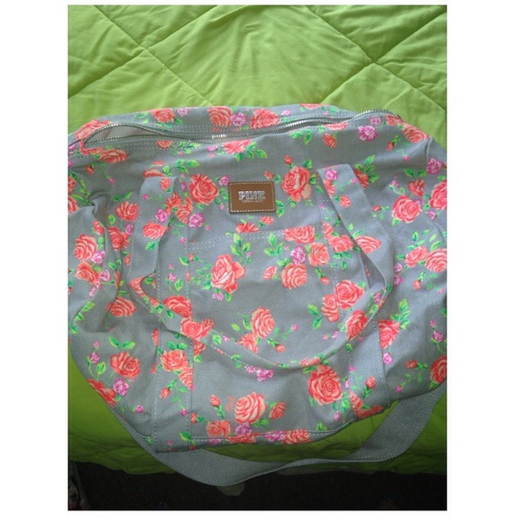 🌸PINK duffle bag🌸