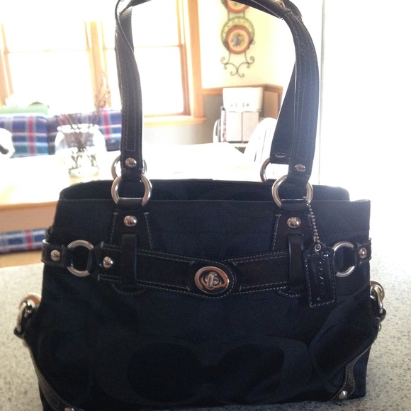 Coach Handbags - Make offer ✅😊👜 Black Coach Purse ! 💁🏼