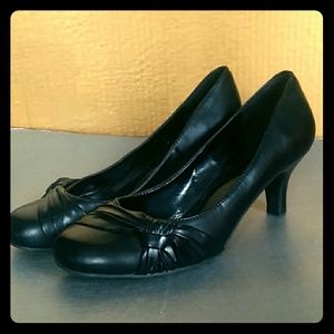 Black Soda Mid Low Basic High Heels