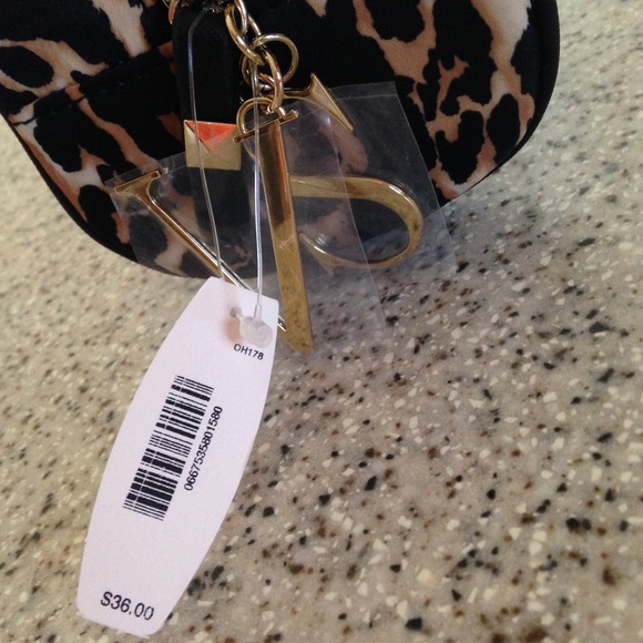 Make offer ✅ Victoria Secret Make-Up Bag 💕 - Picture 2 of 4