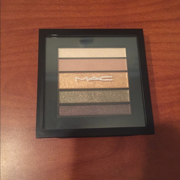 MAC Veluxe Pearlfusion Eyeshadow Palette