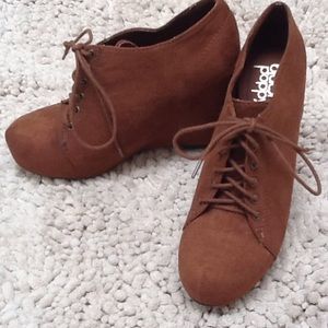 ADORABLE BROWN WEDGE SHOE/BOOT👢👠NWOT