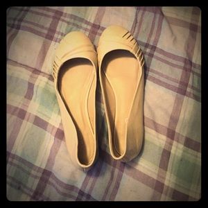 Nude flats