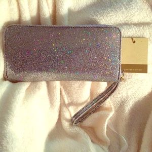 BRAND NEW Silver Zippered Wallet Wristlet